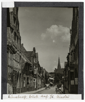 Vorschaubild Lüneburg: Straße Richtung Nikolaikirche 